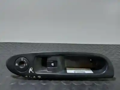 Автозапчасти б/у выключатель переднего правого окна за renault clio ii fase ii (b/cb0) ссылки oem iam 8200084005