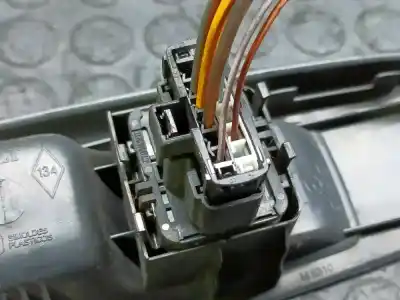 Pezzo di ricambio per auto di seconda mano interruttore alzacristalli anteriore sinistro per renault clio ii fase ii (b/cb0) riferimenti oem iam 8200628298  