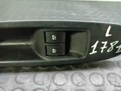 Pezzo di ricambio per auto di seconda mano interruttore alzacristalli anteriore sinistro per renault clio ii fase ii (b/cb0) riferimenti oem iam 8200628298  