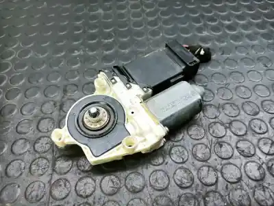 Pezzo di ricambio per auto di seconda mano Motore Alzacristalli Anteriore Destro per SEAT LEON (1M1) AHF Riferimenti OEM IAM 9776101436  