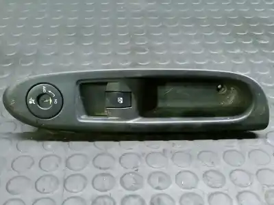 Автозапчасти б/у выключатель переднего правого окна за renault clio ii fase ii (b/cb0) ссылки oem iam 8200084005  