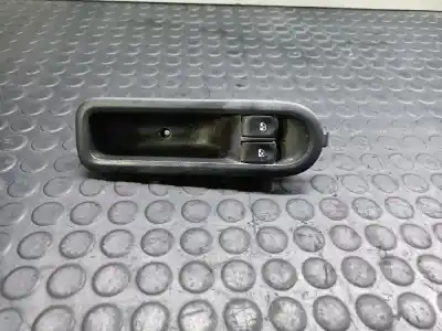 Peça sobressalente para automóvel em segunda mão botão / interruptor elevador vidro dianteiro esquerdo por renault clio iii grandtour 1.5 dci diesel cat referências oem iam 8200356513  