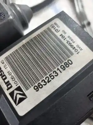 Peça sobressalente para automóvel em segunda mão elevador de vidros dianteiro direito por citroen c5 berlina 2.2 hdi vivace referências oem iam 9632531980