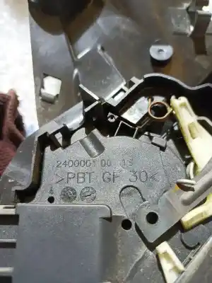 Peça sobressalente para automóvel em segunda mão fechadura da porta dianteira direita por ford focus berlina (cap) ambiente (d) referências oem iam 2400010013  