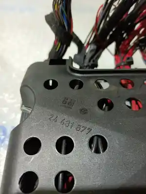 Pezzo di ricambio per auto di seconda mano scatola relè/fusibili per opel zafira a zafira a riferimenti oem iam 90560119