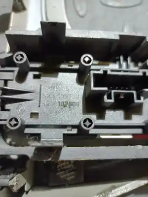 Peça sobressalente para automóvel em segunda mão interruptor 4 piscas - emergência por renault scenic ii pack authentique 110 cv / 81 kw referências oem iam 8200095493