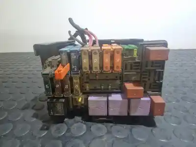 Peça sobressalente para automóvel em segunda mão caixa de fusíveis e relés por renault laguna ii bg0 authentique referências oem iam 8200258781