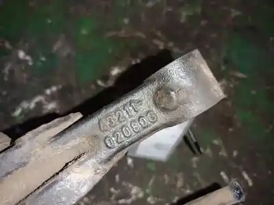 Second-hand car spare part front right knuckle for toyota corolla (e12) 2.0 d-4d linea luna berlina oem iam references 4321102080g  