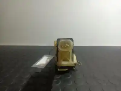 Second-hand car spare part left front door lock for opel corsa b corsa b oem iam references 505330  