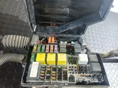 Second-hand car spare part fuse box unit for opel corsa c corsa c oem iam references 131400189  