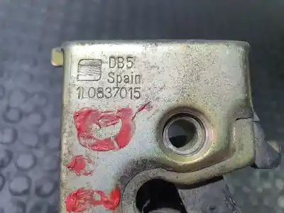Peça sobressalente para automóvel em segunda mão fechadura da porta dianteira esquerda por seat toledo (1m2) toledo 1m2 referências oem iam 1l0837015