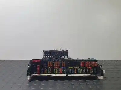 Peça sobressalente para automóvel em segunda mão caixa de fusíveis e relés por bmw serie 3 berlina (e90) 320d referências oem iam e6314h