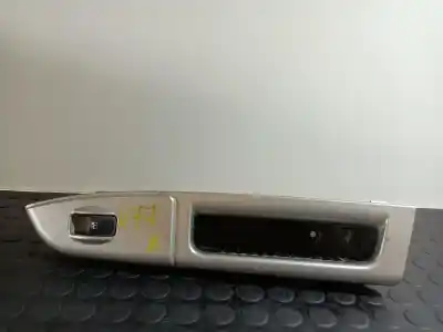 Peça sobressalente para automóvel em segunda mão Botão / Interruptor Elevador Vidro Dianteiro Direito por HYUNDAI GETZ (TB) 1.5 CRDi GLS Referências OEM IAM 935801C000  