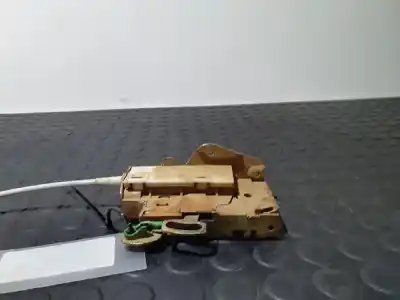 Peça sobressalente para automóvel em segunda mão fechadura da porta dianteira direita por ford fiesta berlina referências oem iam 88b8b21812ab  