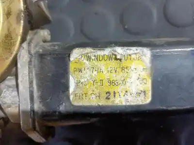 Peça sobressalente para automóvel em segunda mão elevador de vidros dianteiro direito por hyundai coupe (j2) 1.6 fx coupe referências oem iam 98870???00