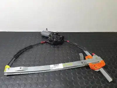 Peça sobressalente para automóvel em segunda mão elevador de vidros dianteiro direito por ford fiesta berlina referências oem iam 0130821683  