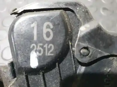 Pezzo di ricambio per auto di seconda mano Serratura Porta Anteriore Sinistra per TOYOTA COROLLA (E12) 2.0 D-4D Linea Luna Berlina Riferimenti OEM IAM 162512  