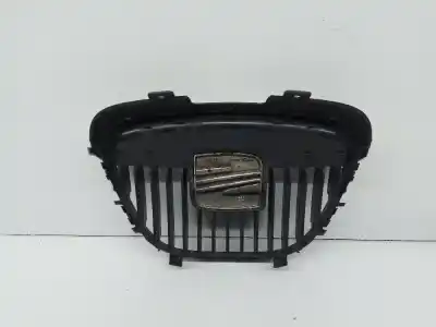 Second-hand car spare part front grille for seat ibiza (6l1) ibiza 6l1 oem iam references 6l0853651
