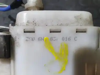 Peça sobressalente para automóvel em segunda mão fechadura da porta dianteira direita por volkswagen polo berlina (6n1) air referências oem iam 6n1837016c