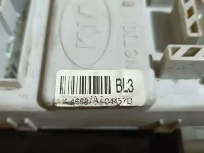 Second-hand car spare part fuse box unit for kia sorento 2.5 crdi concept oem iam references 4668a04457  