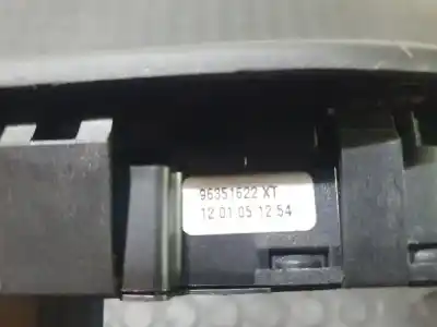 Recambio de automóvil de segunda mano de MANDO ELEVALUNAS DELANTERO IZQUIERDO para PEUGEOT 307  referencias OEM IAM 96351622  