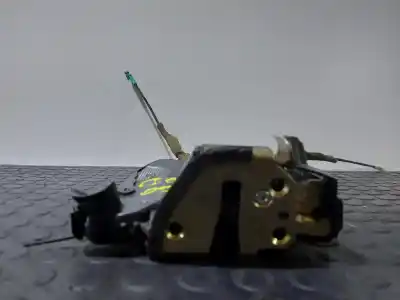 Peça sobressalente para automóvel em segunda mão fechadura da porta dianteira direita por toyota corolla verso (r1) 2.2 d-4d luna referências oem iam b055