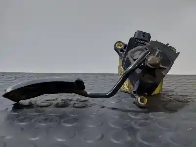 Pièce détachée automobile d'occasion PÉDALE D'ACCÉLÉRATEUR pour RENAULT CLIO III  Références OEM IAM 8200153270  