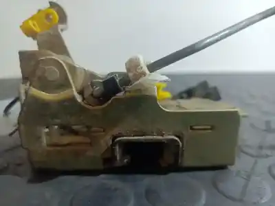Second-hand car spare part Front Right Door Lock for RENAULT 19 HATCHBACK B C53 GTR OEM IAM references   