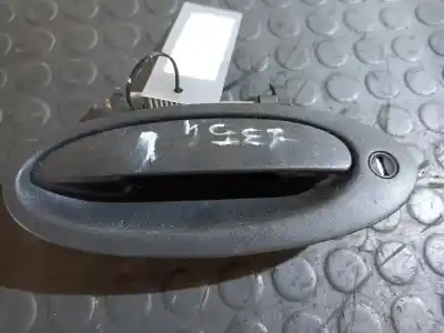 Peça sobressalente para automóvel em segunda mão puxador exterior dianteiro esquerdo por renault laguna (b56) 1.8 16v rt referências oem iam 7700821373  