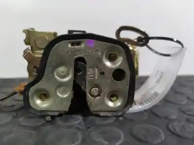 Pièce détachée automobile d'occasion serrure de porte avant droite pour corsa combo corsa c familiar références oem iam 90452374  