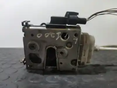 Second-hand car spare part Left Front Door Lock for AUDI A4 AVANT (8E) 1.8 T Quattro OEM IAM references 8D1837015A  