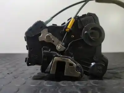 Peça sobressalente para automóvel em segunda mão fechadura da porta dianteira direita por suzuki grand vitara 2.0 td /rf referências oem iam 