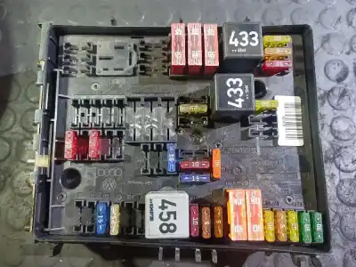 Pezzo di ricambio per auto di seconda mano scatola relè/fusibili per audi a3 (8p) 1.6 fsi ambiente 116 cv / 85 kw riferimenti oem iam 1k0937124h