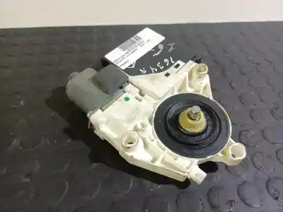 Pezzo di ricambio per auto di seconda mano motore alzacristalli anteriore destro per audi a3 (8p) 1.6 fsi ambiente 116 cv / 85 kw riferimenti oem iam 8p0959802a  