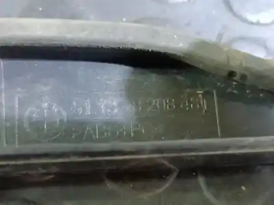 Peça sobressalente para automóvel em segunda mão Molduras Frontais por BMW SERIE 3 BERLINA (E46) 320i Referências OEM IAM 8208481  