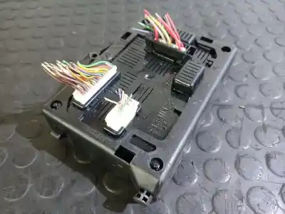 Peça sobressalente para automóvel em segunda mão módulo eletrônico por renault clio iii exception 2 referências oem iam 8200383473  