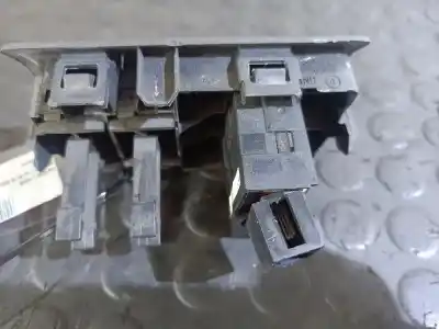 Second-hand car spare part HEADLIGHTS SWITCH for RENAULT CLIO III  OEM IAM references 8200475624  8200379685