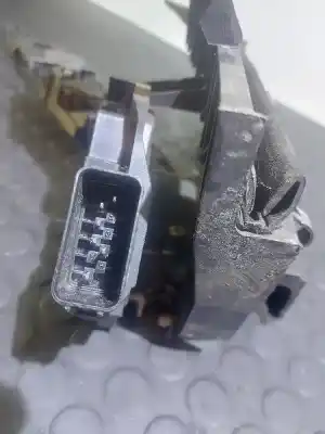 Peça sobressalente para automóvel em segunda mão fechadura da porta dianteira esquerda por ford focus berlina (cap) ambiente (d) referências oem iam 2400000