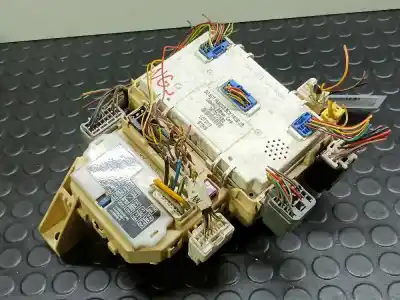 Second-hand car spare part fuse box unit for suzuki swift berlina mz gl 5ptas. oem iam references 3677072kb2  