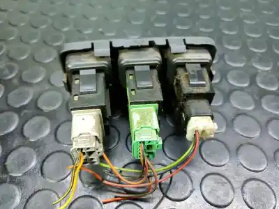 Second-hand car spare part headlights switch for suzuki swift berlina mz gl 5ptas. oem iam references   