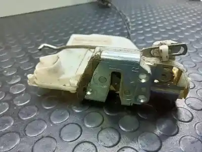 Second-hand car spare part front right door lock for suzuki swift berlina mz gl 5ptas. oem iam references 8220162j30  