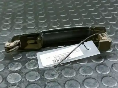 Second-hand car spare part exterior right front door handle for suzuki swift berlina mz gl 5ptas. oem iam references   