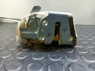 Second-hand car spare part rear left door lock for suzuki swift berlina mz gl 5ptas. oem iam references 6230262j20  