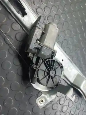 Peça sobressalente para automóvel em segunda mão elevador de vidros dianteira esquerda por renault scenic ii pack authentique 110 cv / 81 kw referências oem iam 