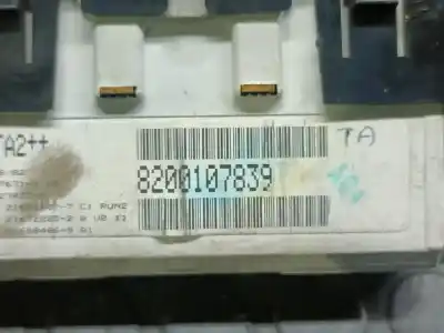 Pezzo di ricambio per auto di seconda mano DISPLAY MULTIFUNZIONE per RENAULT MEGANE II CC (EM0/1_)  Riferimenti OEM IAM 8200107839  
