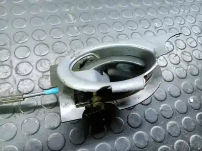 Peça sobressalente para automóvel em segunda mão fechadura da porta dianteira direita por ford fiesta berlina referências oem iam   