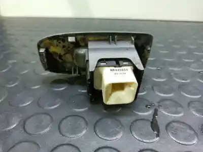 Peça sobressalente para automóvel em segunda mão botão / interruptor elevador vidro traseiro esquerdo por mitsubishi montero (v80/v90) 3.2 di-d cat referências oem iam mr445659  