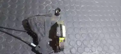 Second-hand car spare part Left Front Door Lock for TOYOTA COROLLA (E12) 2.0 D-4D Linea Luna Berlina OEM IAM references   