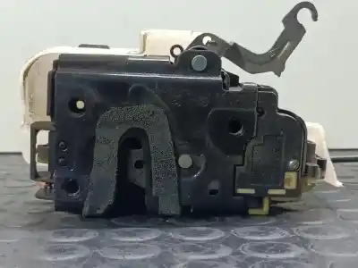 İkinci el araba yedek parçası SOL ÖN KAPI KILIDI için VOLKSWAGEN POLO  OEM IAM referansları   