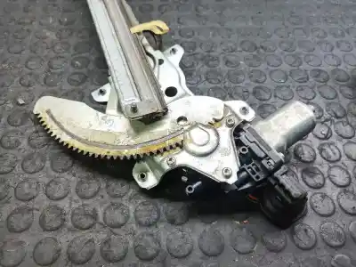Second-hand car spare part passenger side right window regulator for suzuki swift berlina mz gl 5ptas. oem iam references   